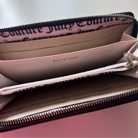 Juicy Couture Embossed Logo Wristlet Wallet Black - Picture 4 of 5
